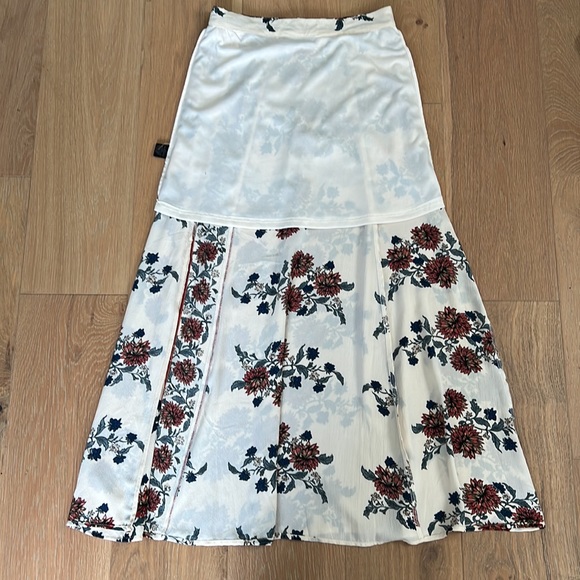 JEALOUS TOMATO Floral Maxi Skirt - Medium - Picture 11 of 16